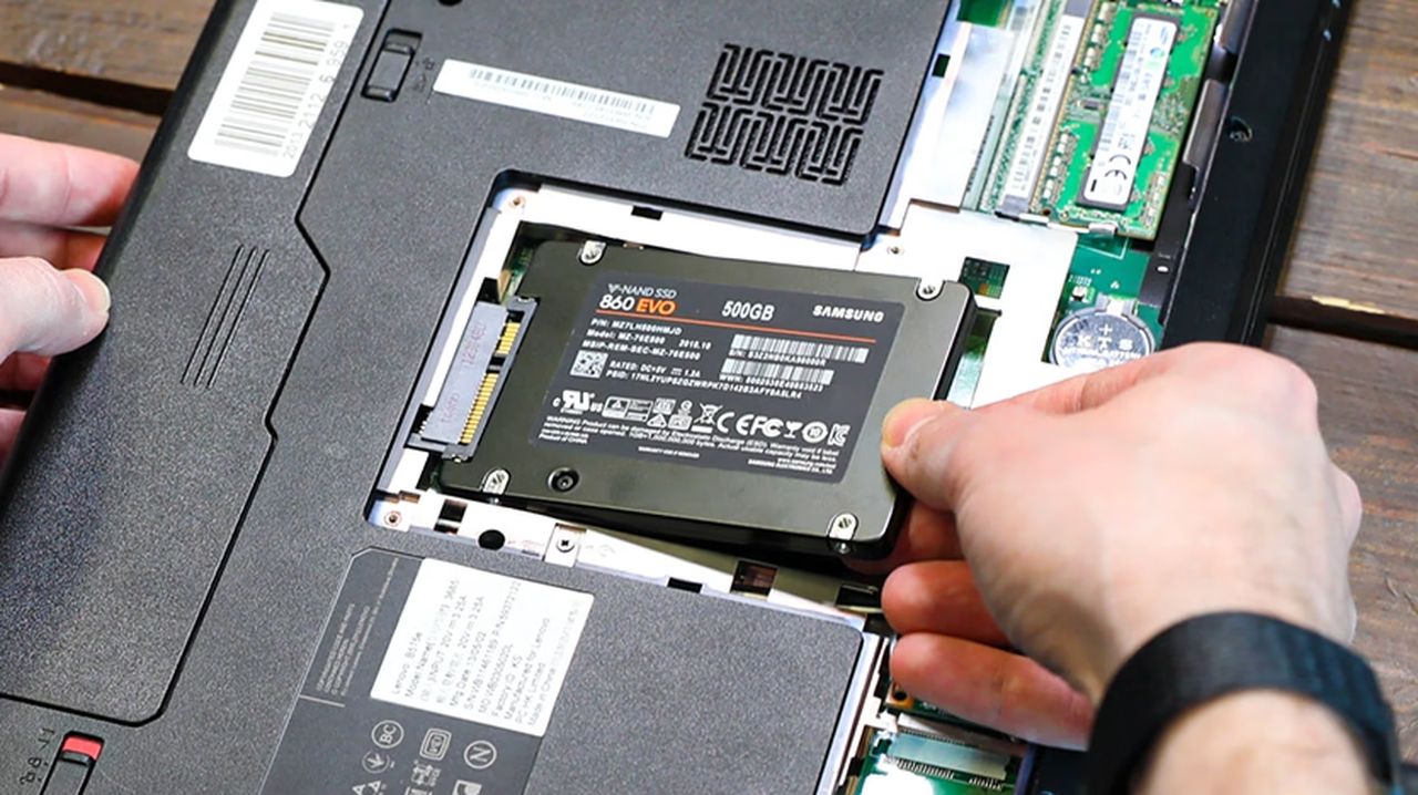 Установка SSD и HDD жестких дисков в Зеленогорске
